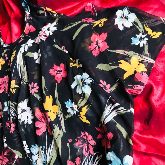 LANE BRYANT Sz26-28 LAYERD FLORAL BLOUSE - Picture 5 of 15